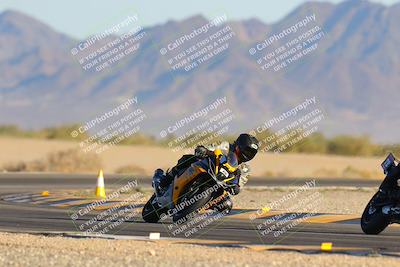 media/Dec-09-2023-SoCal Trackdays (Sat) [[76a8ac2686]]/Turn 15 Set 2 (245pm)/